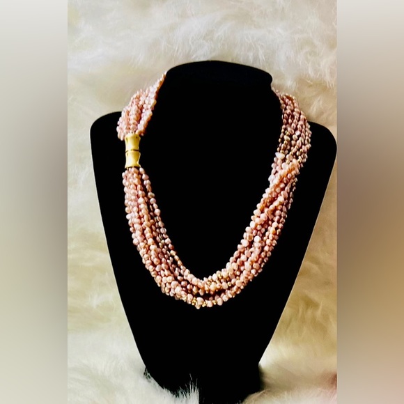 Vintage Jewelry - Graduated Pink Freshwater Cultured Pearl Torsade Necklace in 750 Gold. 💓